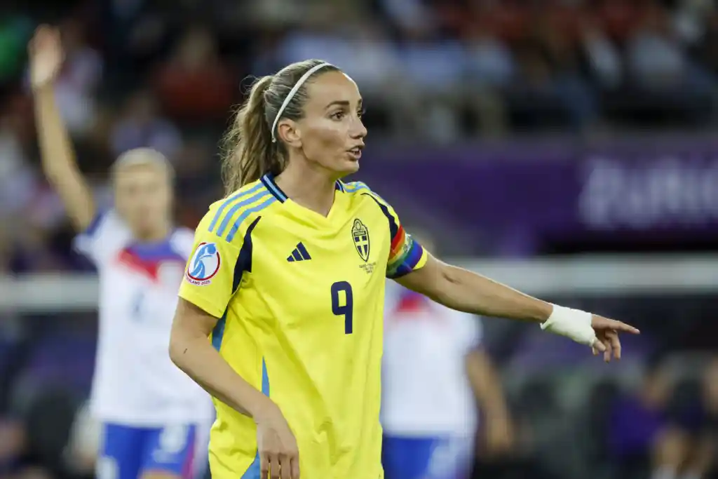 She could become an ice hockey player, but instead she is Sweden's captain. What is Kosovare Asllani's story?