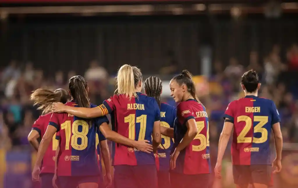 26 players form the squad on tour in San Francisco and Dallas