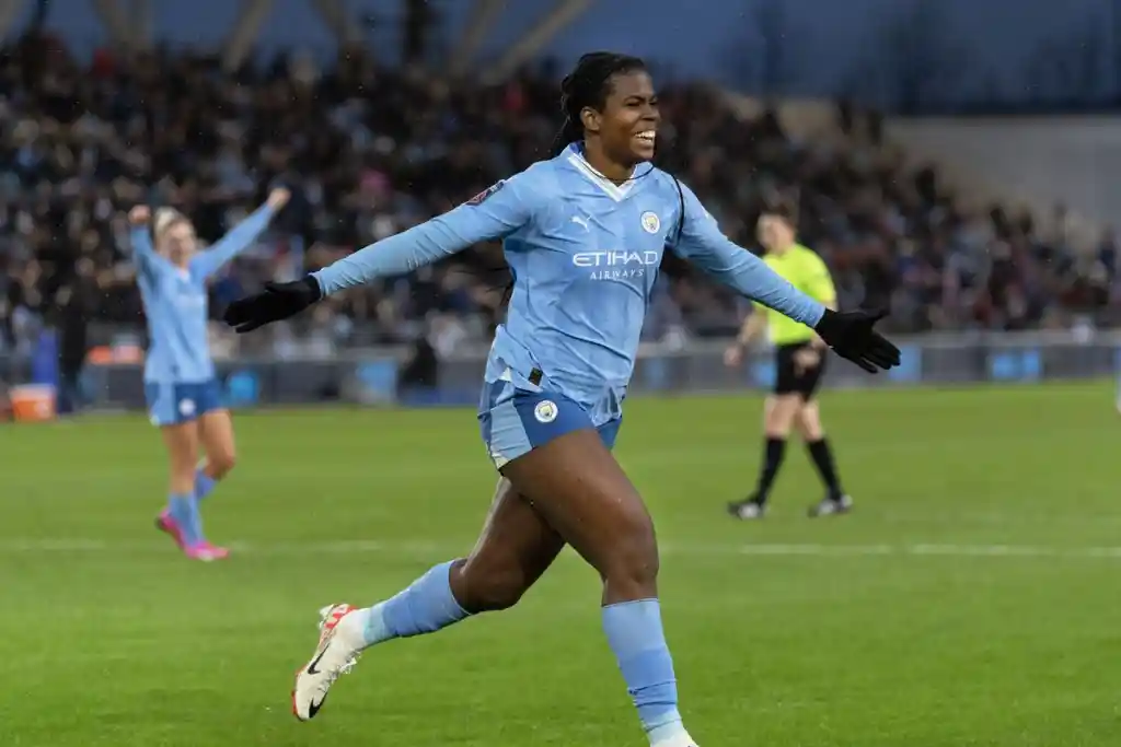 Shaw strikes twice in Manchester City’s confident win over Paris FC
