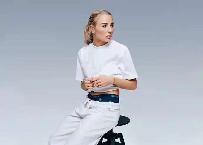 Czech brand Snuggs partners with Manchester City to support women's football and players' health.