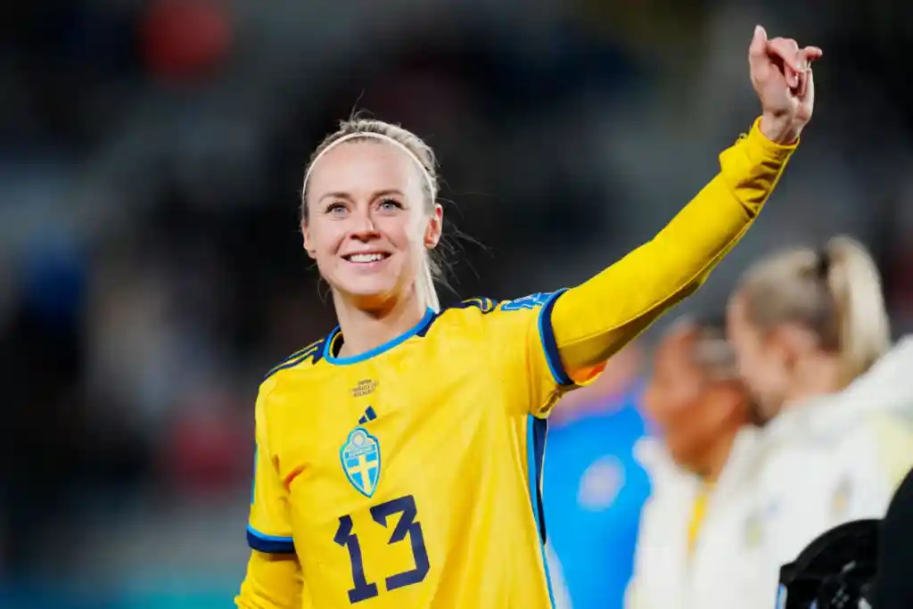 Amanda Ilestedt makes national team debut for the first time after maternity break