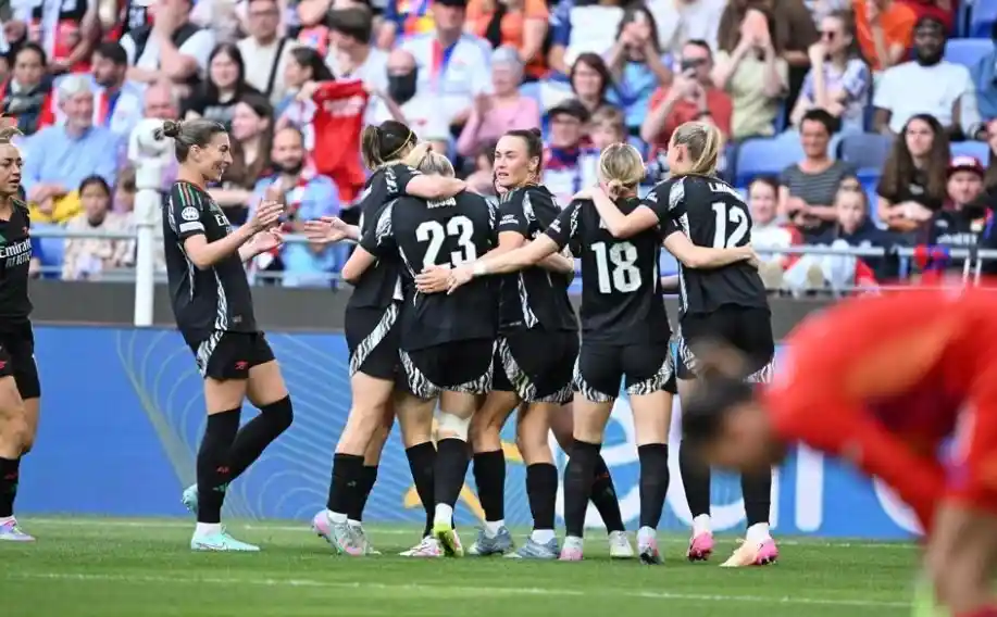What a comeback! Arsenal turn semi-final around and play UWCL final for the first time in 18 years