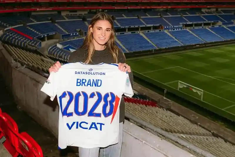 Jule Brand signs a three-year contract with OL Lyonnes
