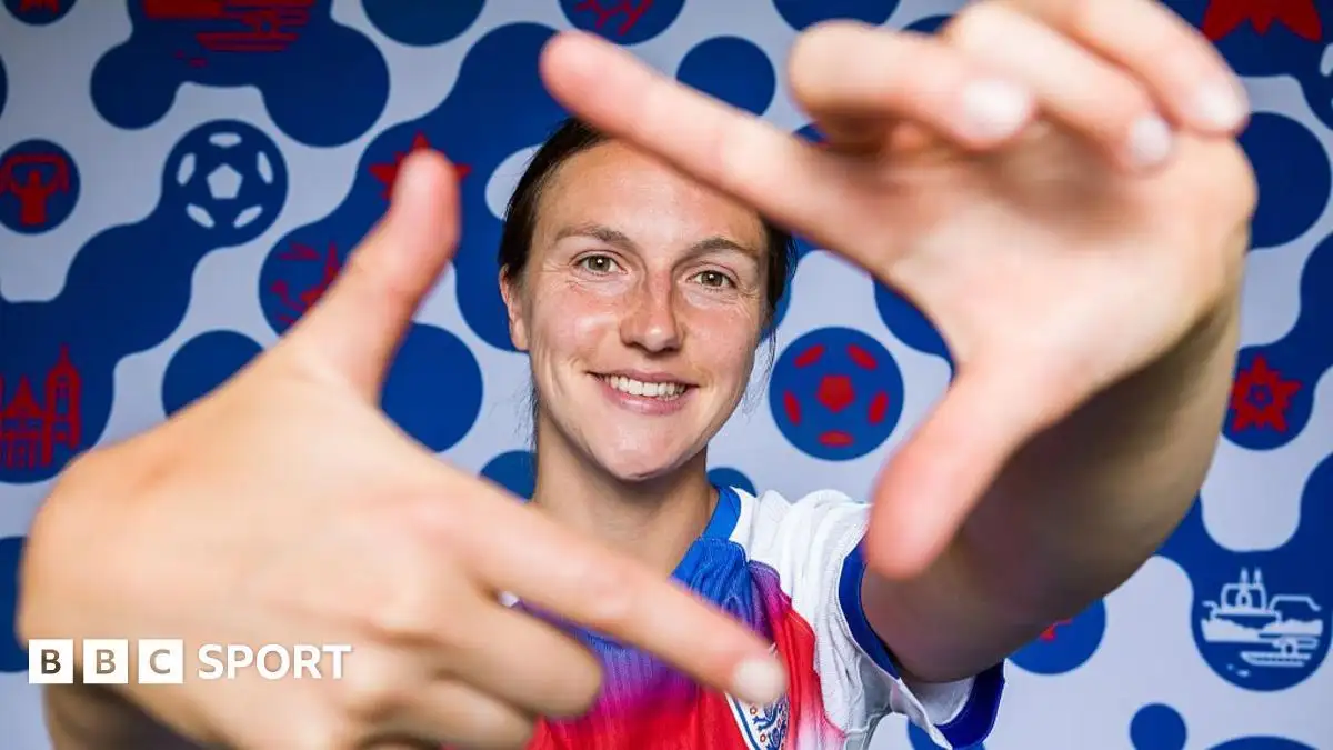 You wanna play even though you know you won't. Lotte Wubben-Moy's journey to Euro 2025