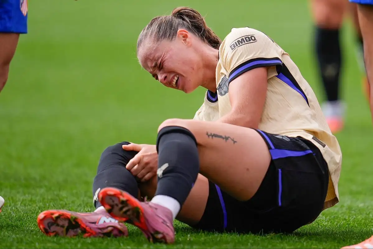 Barcelona's Ewa Pajor may have torn her ACL