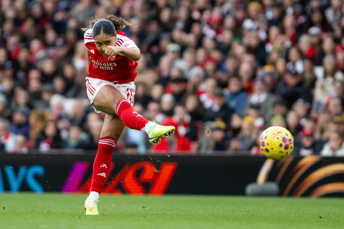 Borbe's debut, Smith's goal against old club. Match between Arsenal and Liverpool wrote stories