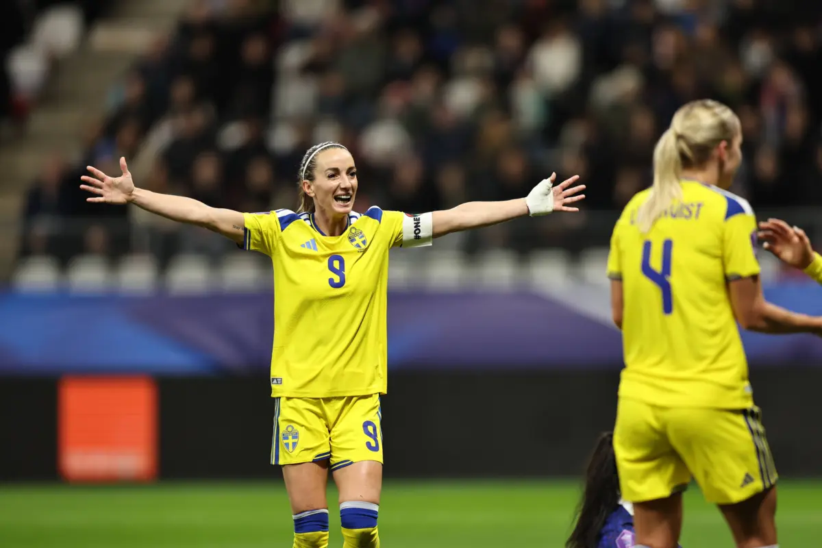 She could become an ice hockey player, but instead she is Sweden's captain. The story of Kosovare Asllani