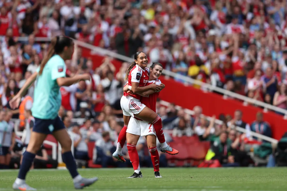 The fairytale of how a small girl from Canada, Olivia Smith, conquered England. Now she wants the Ballon d’Or