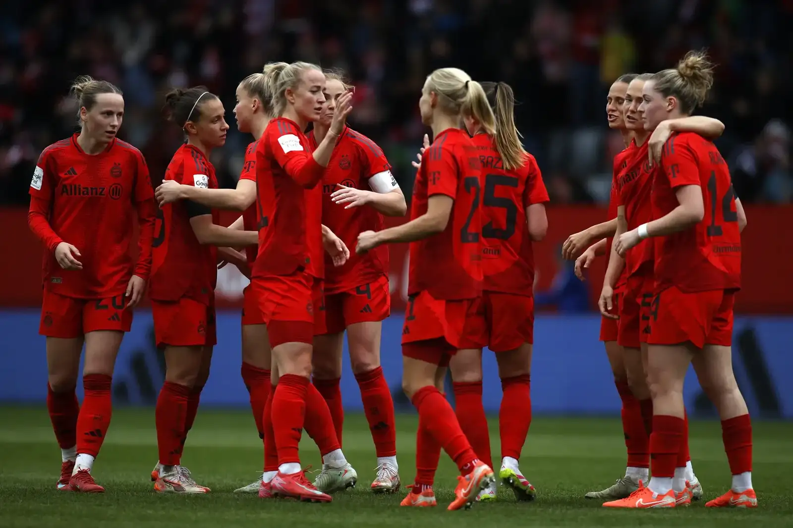 Bayern's Harder and Bühl shone against Frankfurt and contributed to a 3-0 victory