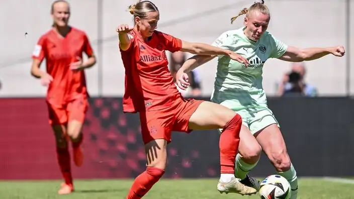 The unstoppable Schuller. Bayern champions beat Essen 3:0