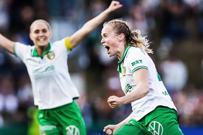 Stockholm is green. Hammarby won the city derby 2:1 over Djurgården