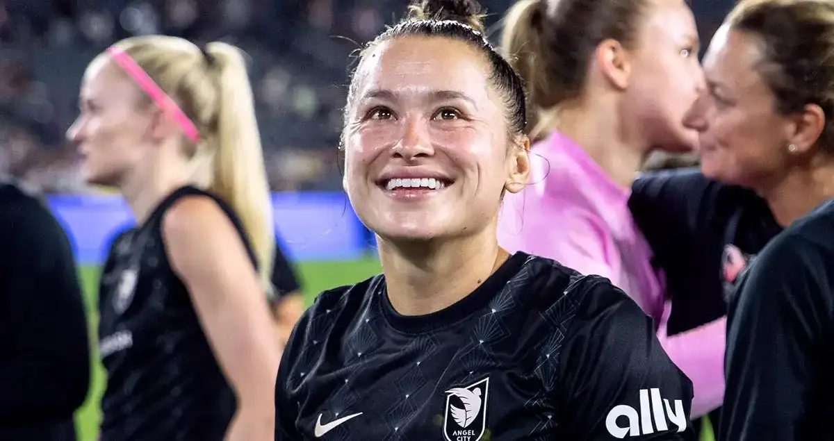 Angel City's captain announces retirement