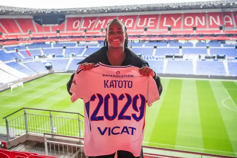 Marie-Antoinette Katoto is leaving PSG after 10 years for the main french rival