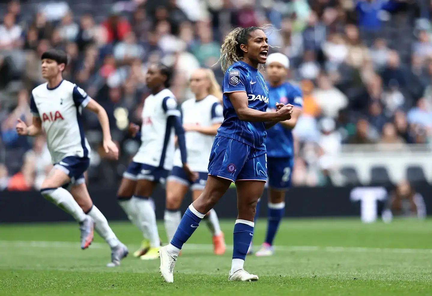 Penalty decides Chelsea's win over Tottenham 1:0