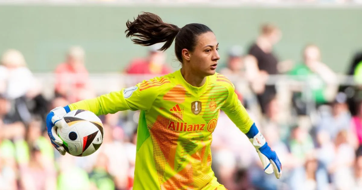 Bayern Munich's goalkeeper Grohs makes her first start since treatment ...