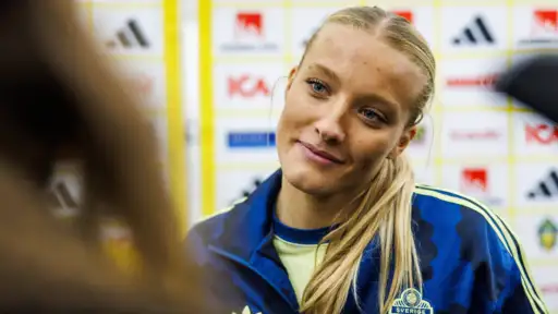 Shortly after graduating she went to the Euros, and now Arsenal wants her. Who is this young Swedish superstar?
