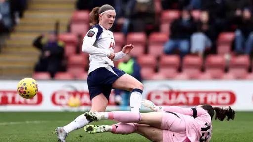 TOT vs. LEI: Spurs attack the top of the table thanks tu Neville's own goal