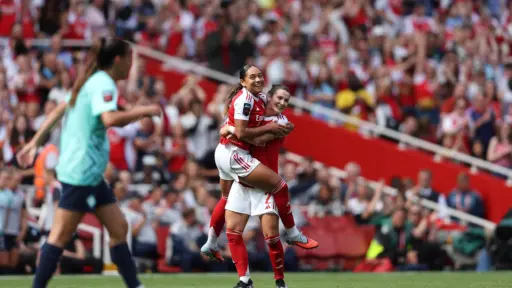 The fairytale of how a small girl from Canada, Olivia Smith, conquered England. Now she wants the Ballon d’Or