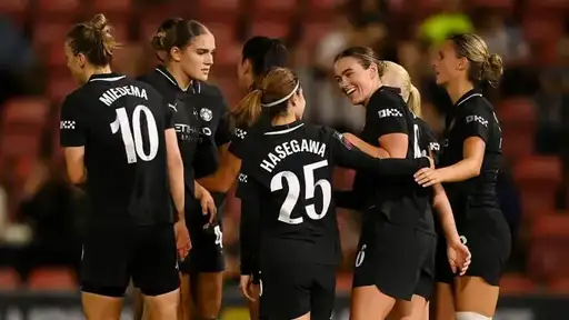First goal for Grace Clinton in blue! Manchester City scores five