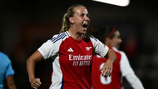 Arsenal reach Champions League group stage as Beth Mead inspires Häcken rout