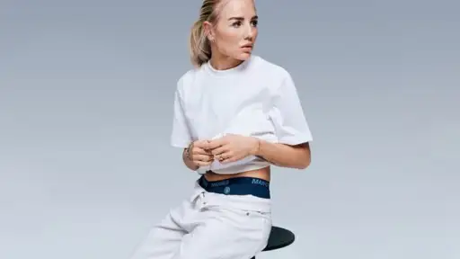 Czech brand Snuggs partners with Manchester City to support women's football and players' health.