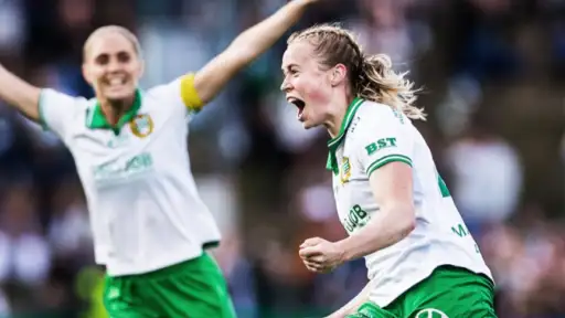 Stockholm is green. Hammarby won the city derby 2:1 over Djurgården