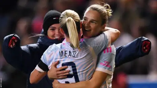 Lioness Beth Mead on facing Vivianne Miedema at Euros: ‘We’re very competitive’