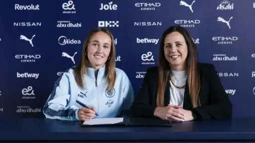 Sydney Lohmann signs for Manchester City