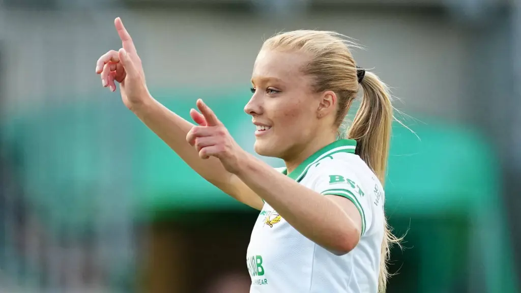 Shortly after graduating she went to the Euros, and now Arsenal wants her. Who is this young Swedish superstar?