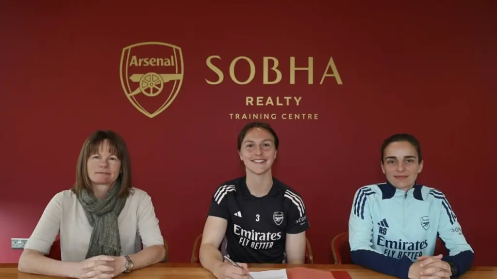 'I feel a huge amount of pride.' Lotte Wubben - Moy signs new Arsenal contract and made touching video