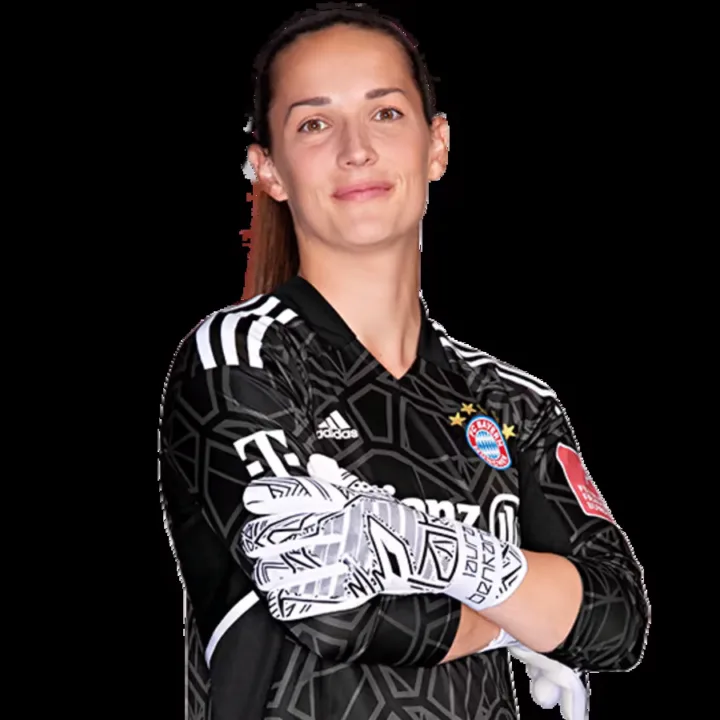 Laura Benkarth