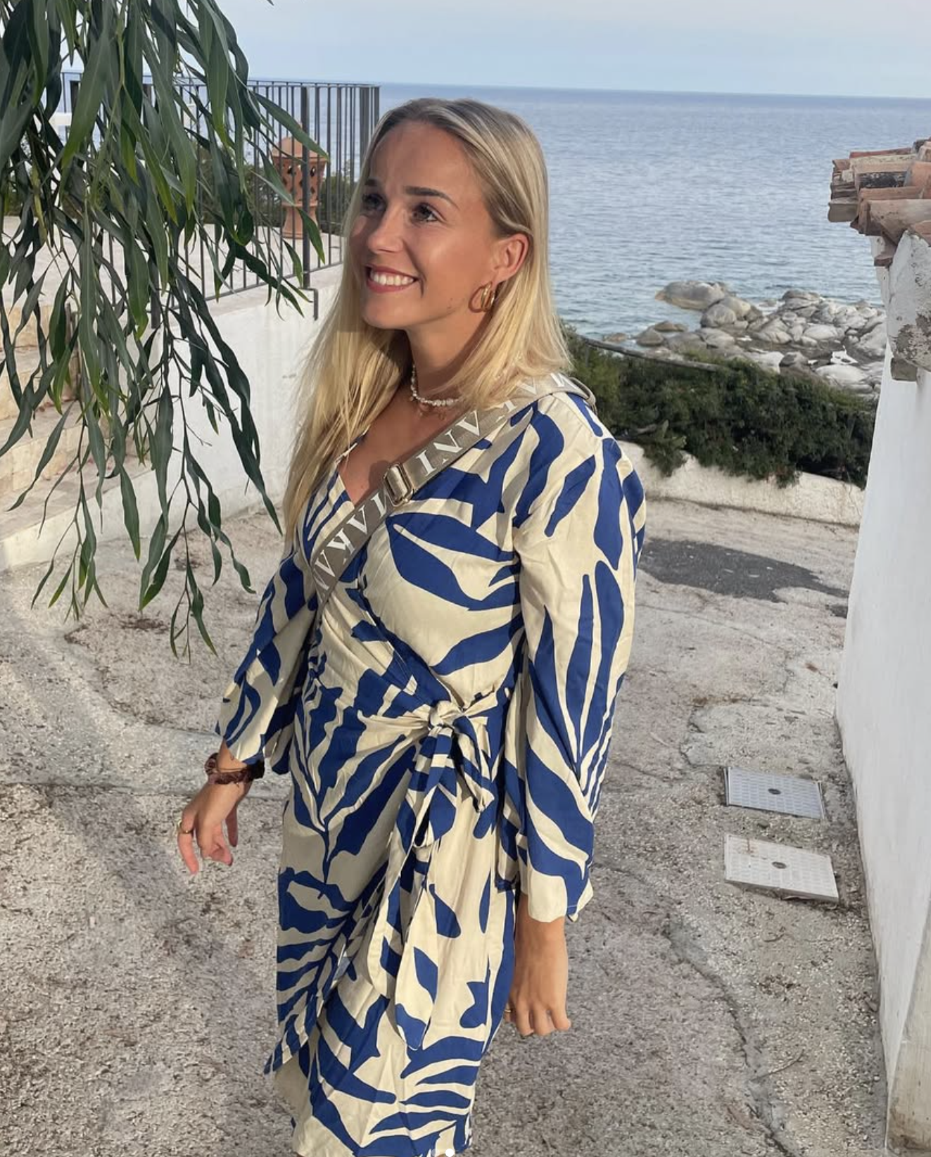 Giulia Gwinn — off the pitch