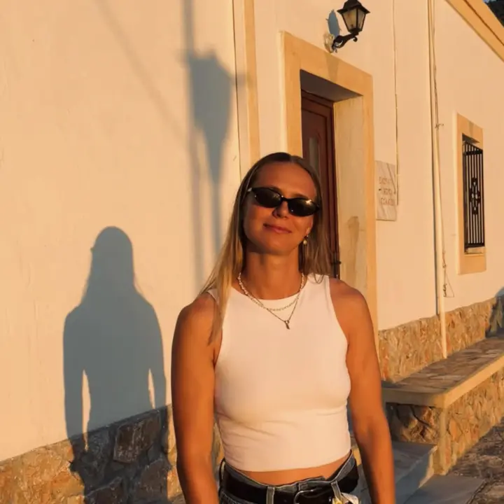 Klara Bühl — off the pitch