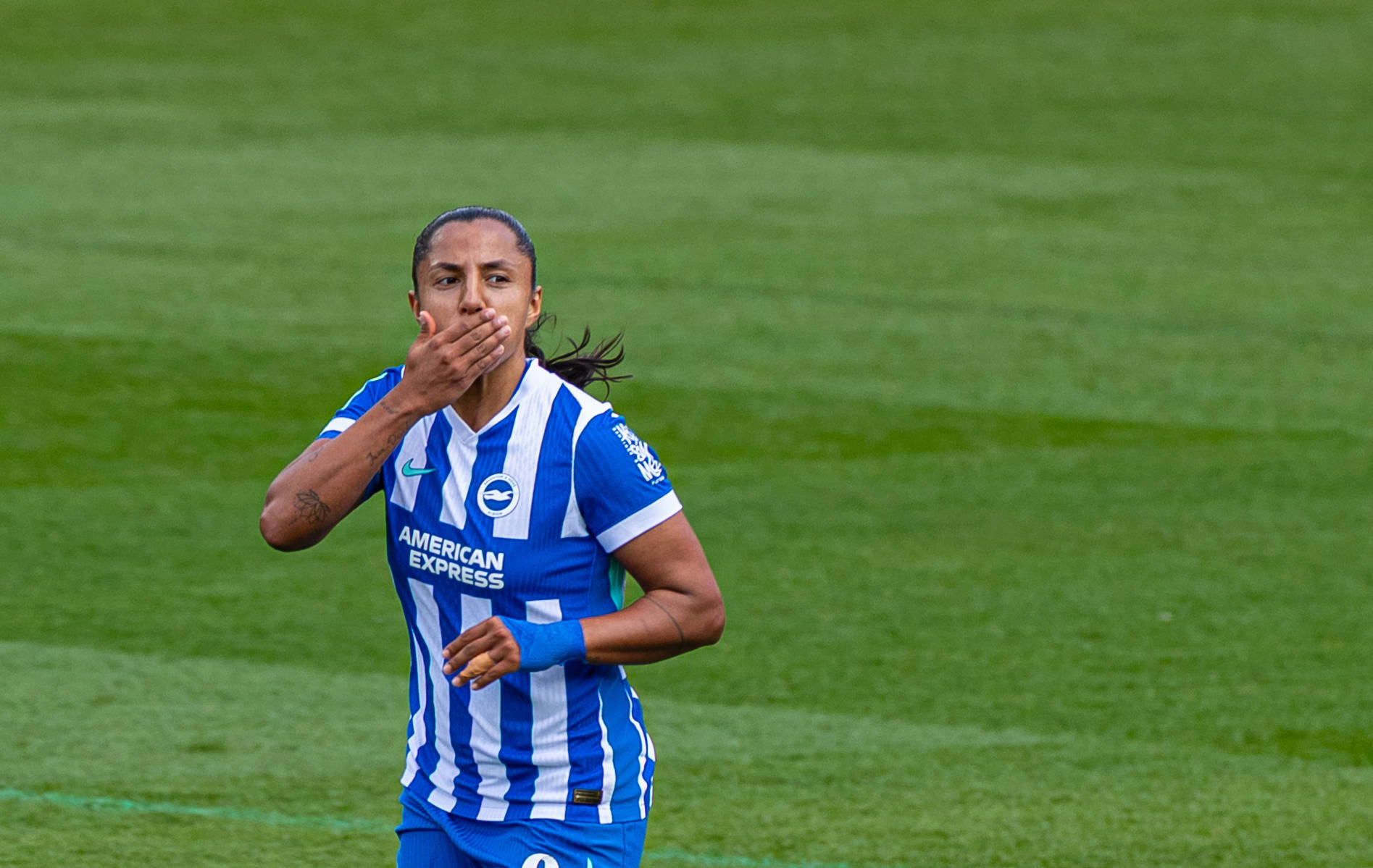Manuela Vanegas — on the pitch
