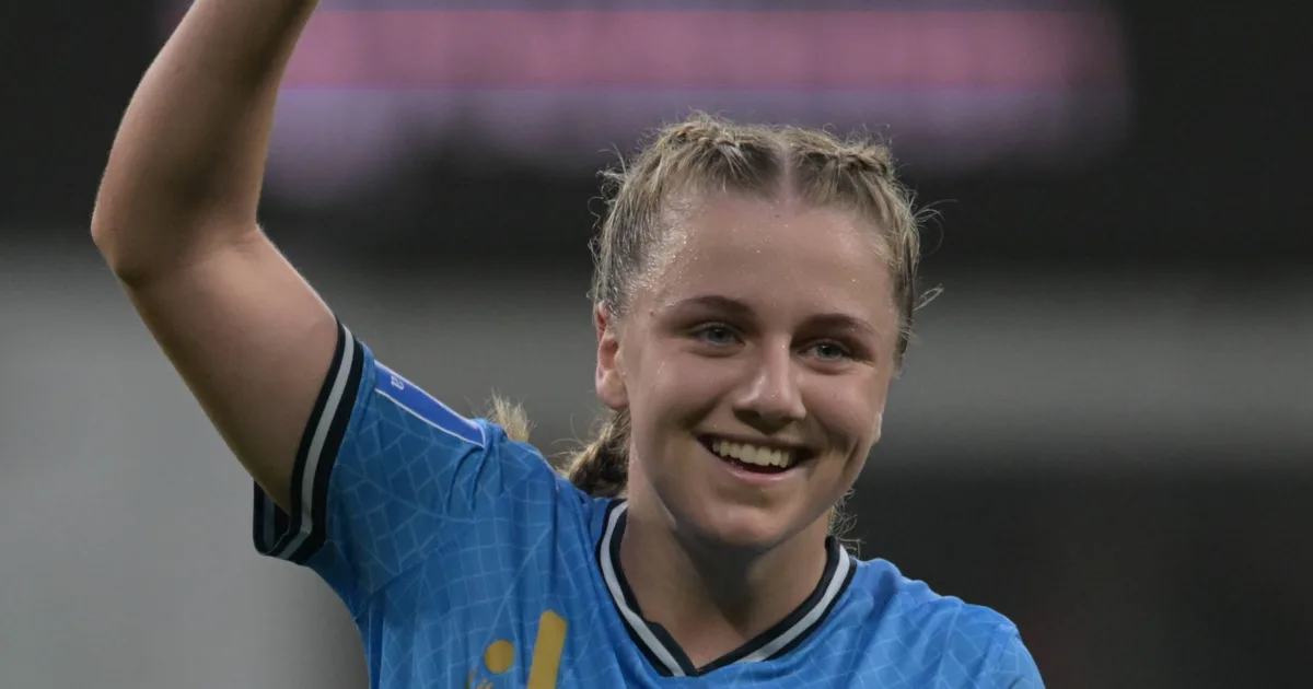 Caley Tallon-Henniker women's football profile | Queenballers
