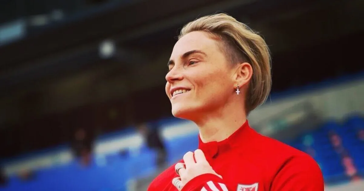 Jess Fishlock | QueenBallers Player profile