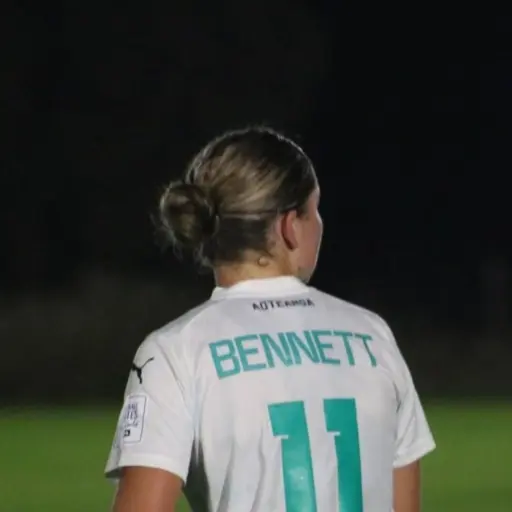 Laura Bennett